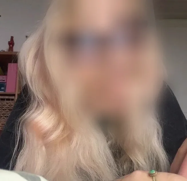Benthe, 23