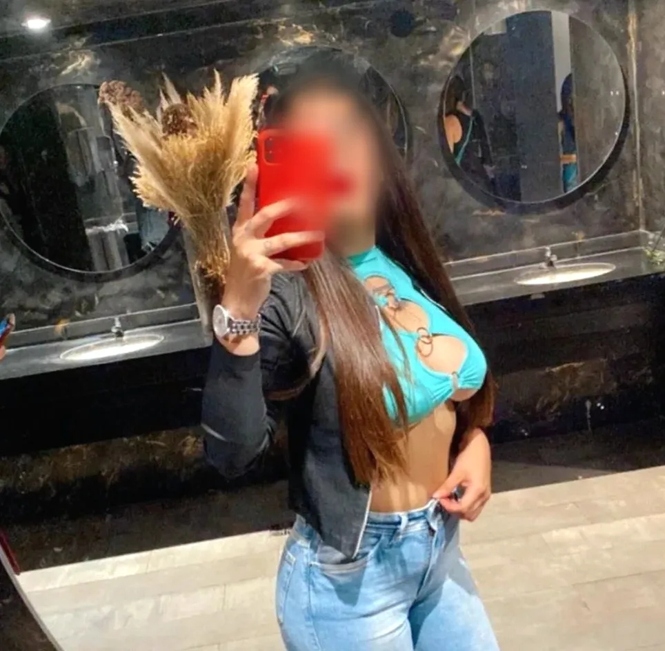 Fenna, 35