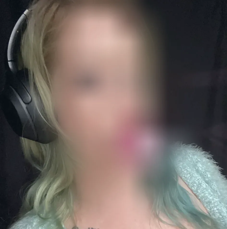 Sandra, 35